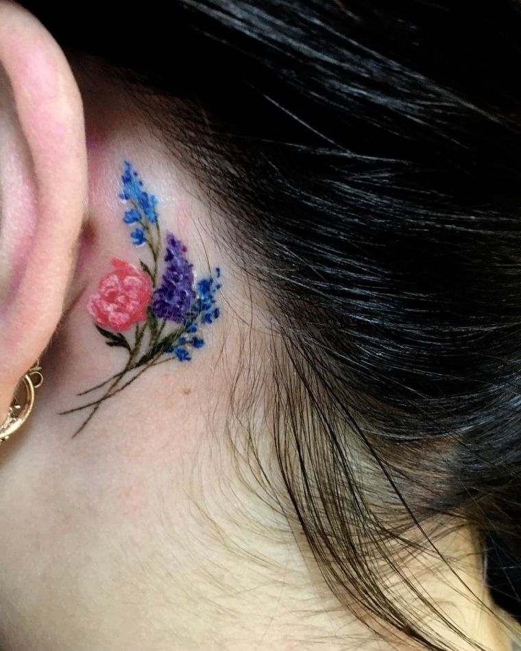 tatouage-tete-femme-fleurs