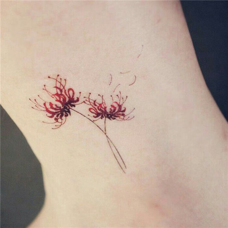 tatouages-de-fleur-petit-tatouage-femme