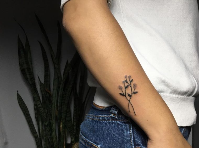 tatouages-tendance-femme-fleur