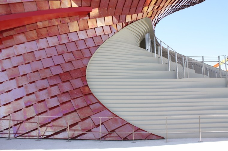 Libeskind-Pavillon-Vanke-escalier