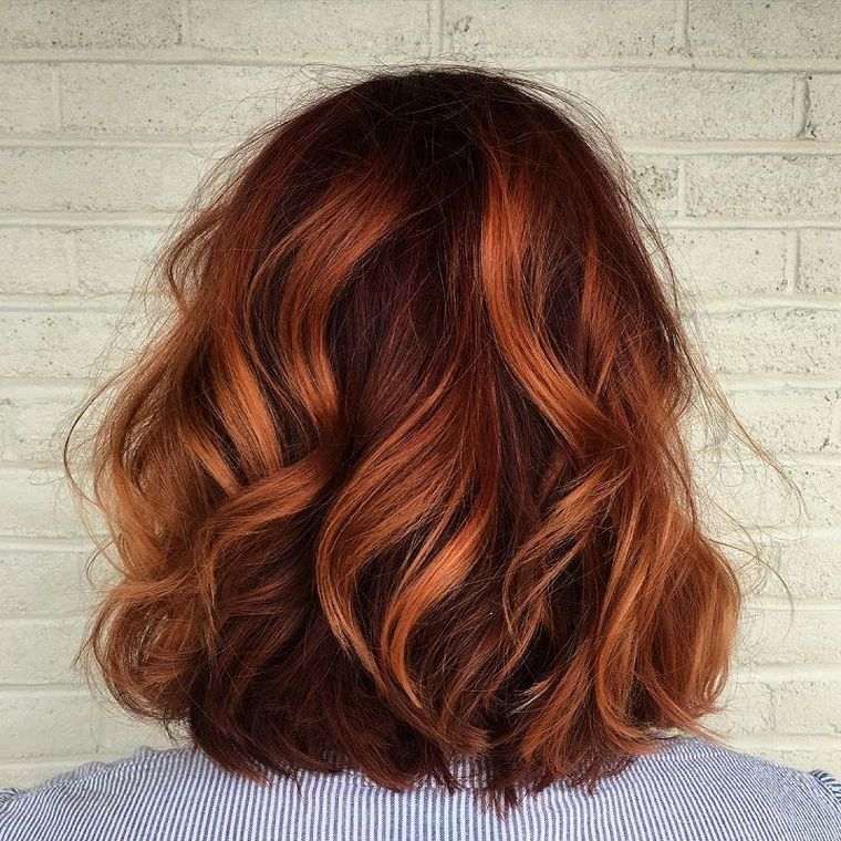balayage-cheveux-rouges-brune-coupe-courte
