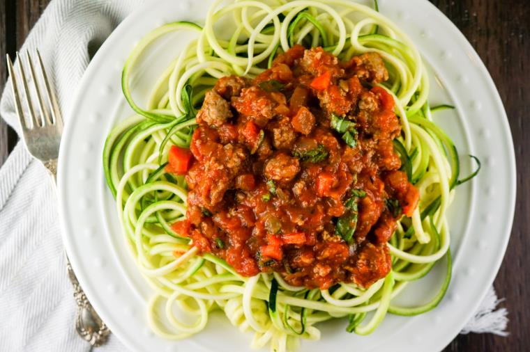 bolognese-pates-ingredients-courgettes