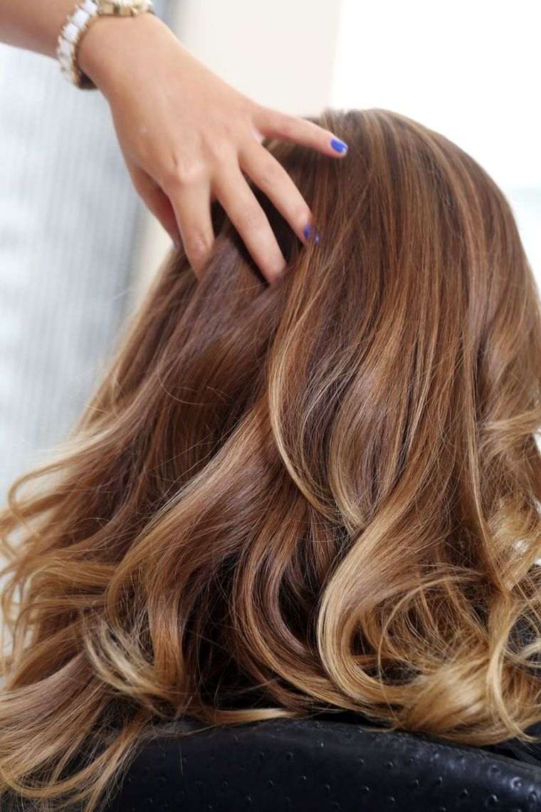 cheveux-balayage-coiffure-tendance-femme-images