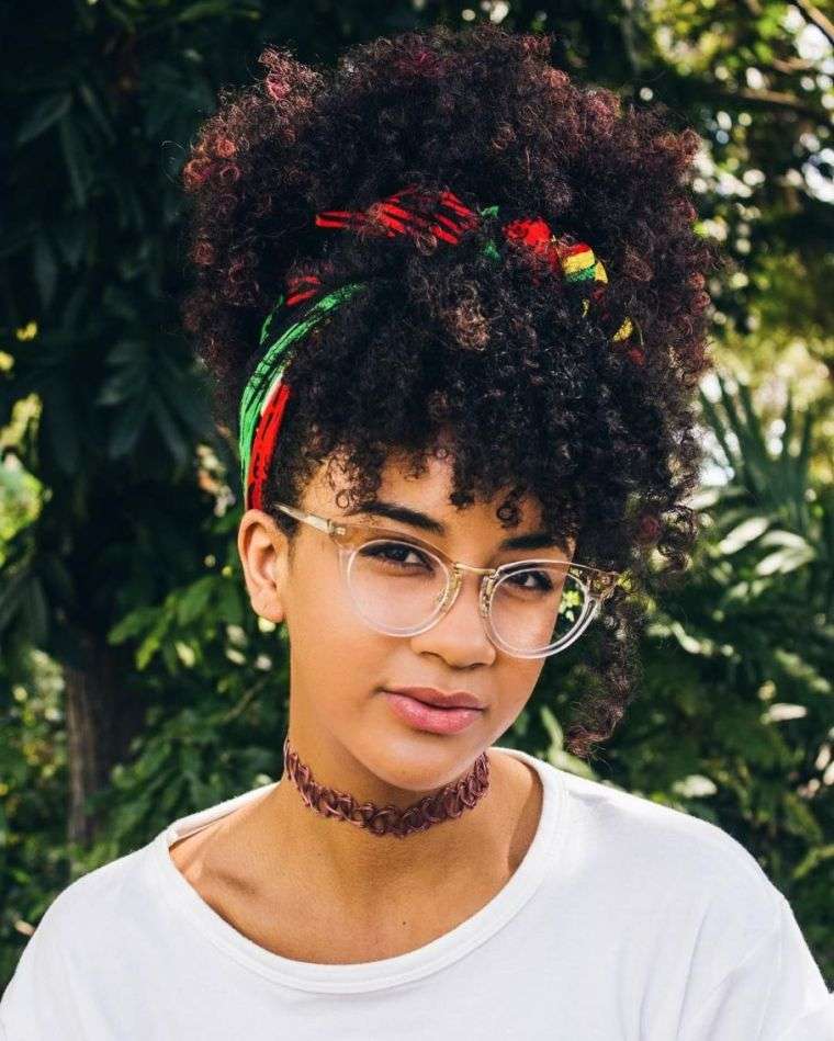 coupe-femme-cheveux-afro-tendance-court