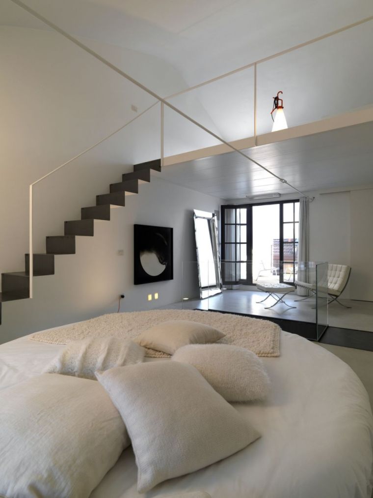 escalier-blanc-et-noir-loft-moderne-design-minimaliste-delrosso