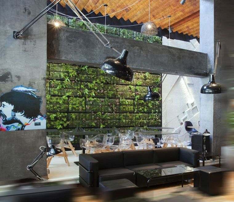 mur végétalisé interieur-deco-bar-cafe-parement-beton-idee
