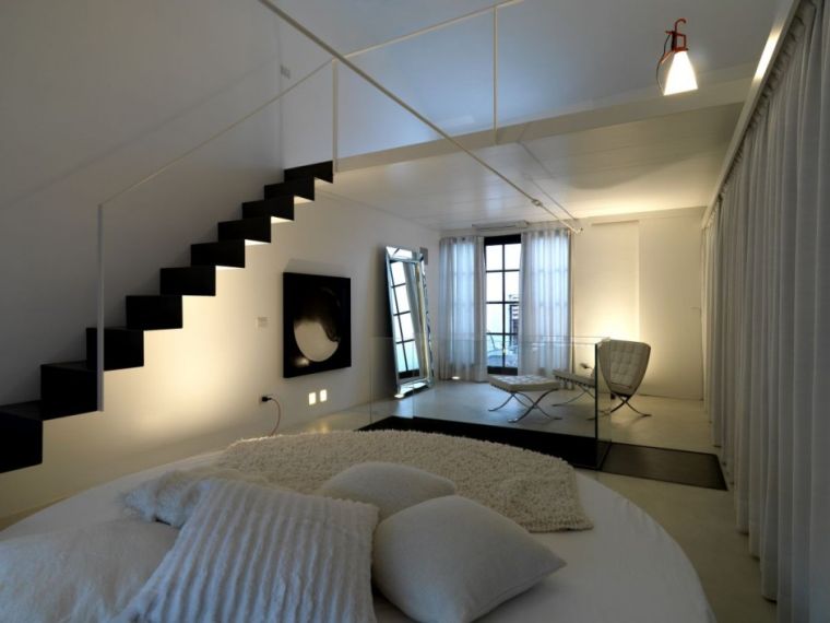 petit-escalier-design-interieur-moderne-loft-noir-delrosso
