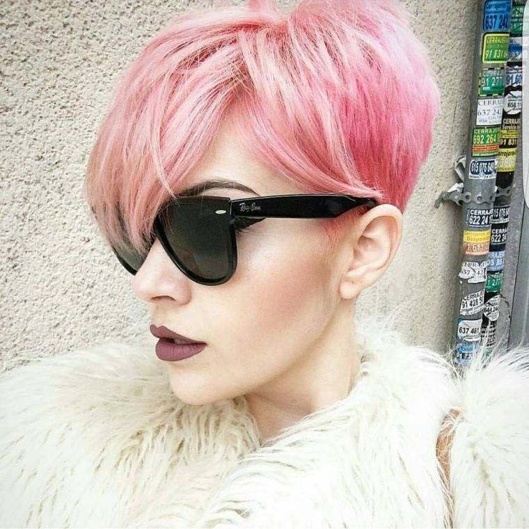 pixie-cut-femme-2018-cheveux-rose