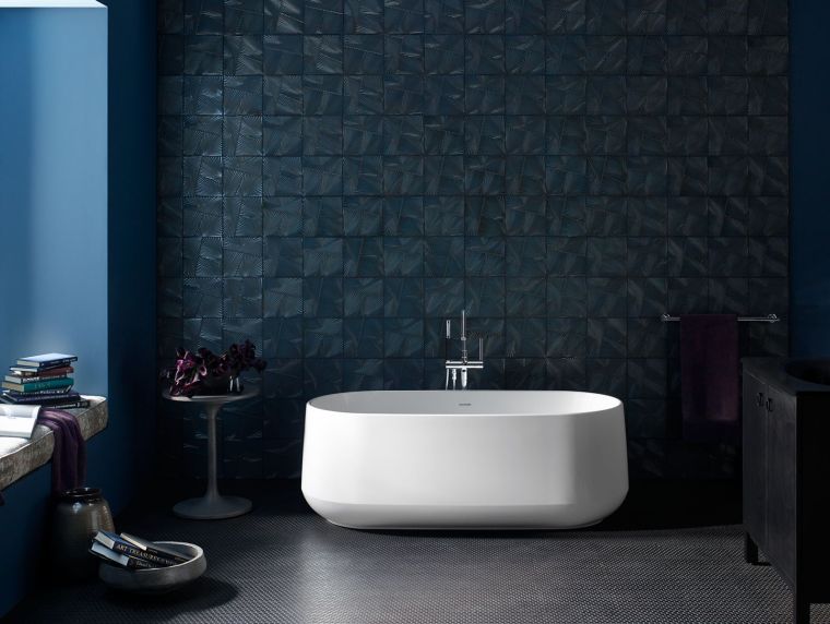 salle-de-bain-couleur-de-peinture-sombre-bleu-noir-idee