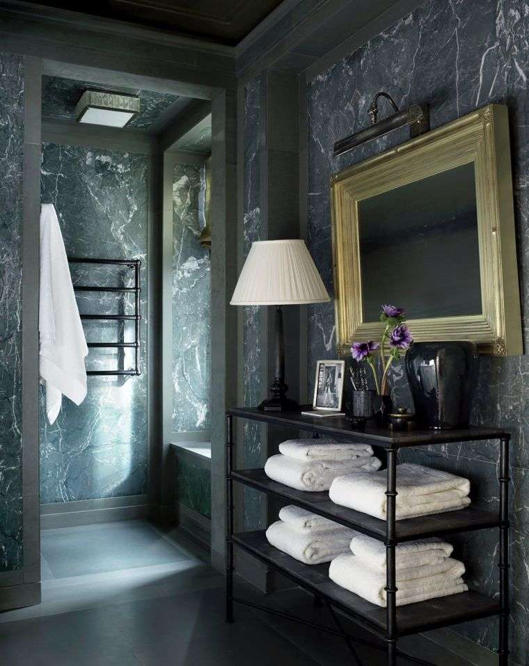 salle-de-bain-marbre-noir-parement-mural-deco-luxe