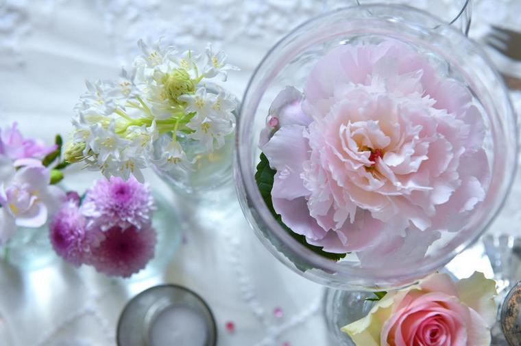un-mariage-inoubliable-table-fleurs