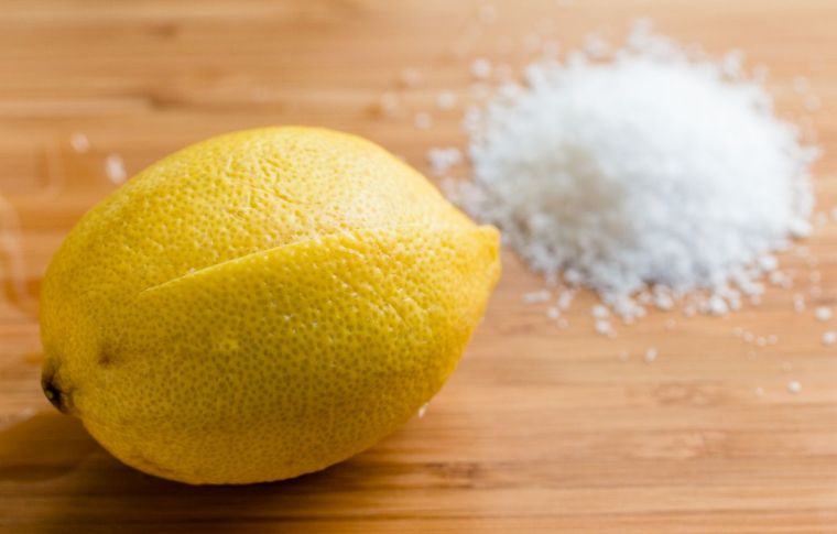 astuce de nettoyage maison citron-sel