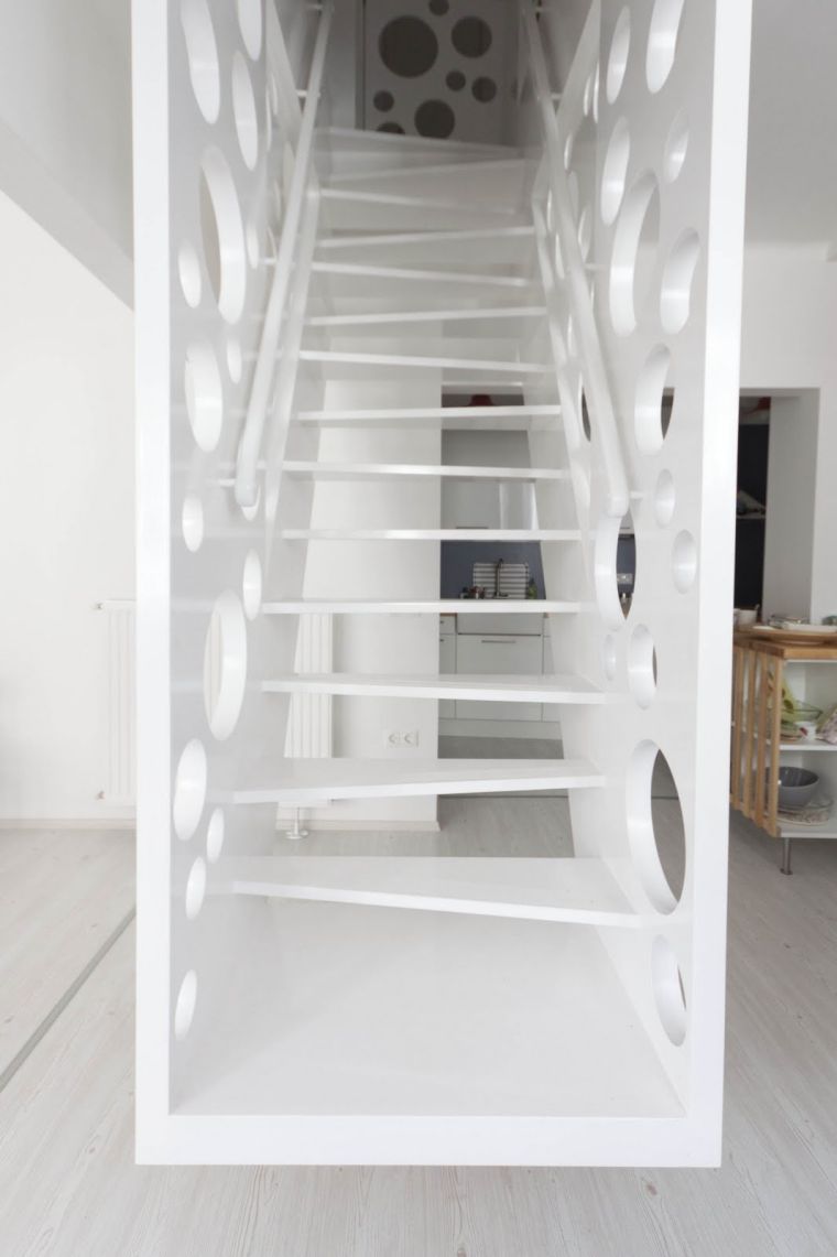 escalier-suspendu-rambarde-moderne-design-biljana