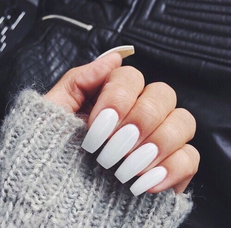 forme ongle ballerine couleur-blanche-tendance-deco-ongles