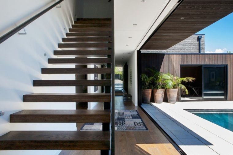 main-courante-escalier-design-interieur-bois-darrington