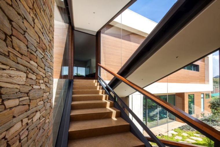 photo-maison-d'architecte-escalier-design-moderne
