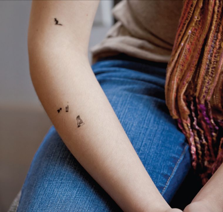tatouages-temporaires-henne-petit-tatouage-femme