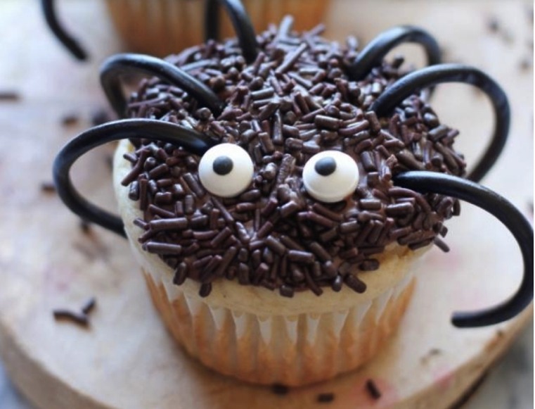 Repas-Halloween-Cupcakes-araignees
