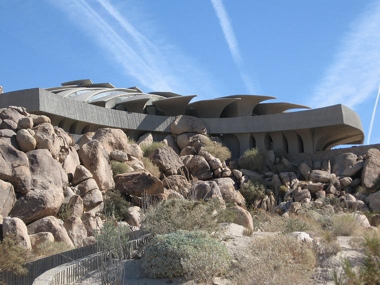sculpture-moderne-maison-desert-kellogg-beton