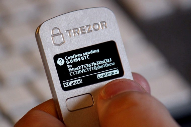 trezor-hardware-wallet-portfeuille-monnaie-crypto