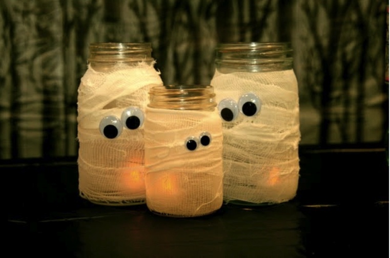 Deco-exterieure-Halloween-luminaires-fantomes