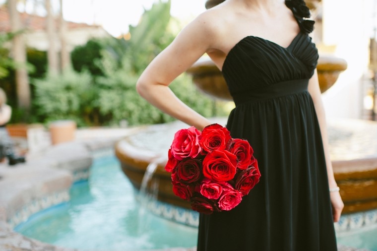 bouquet-deco-mariage-rouge-noir