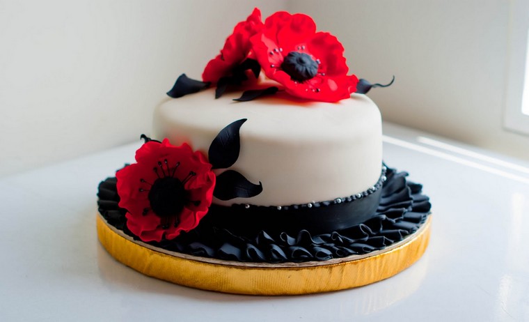 déco mariage rouge et noir petit cake