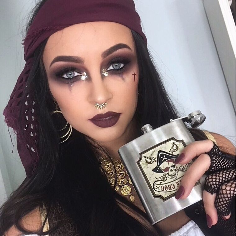 costume-halloween-pirate-femme-idee-maquillage