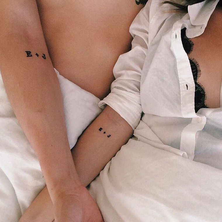 couple-tatouage-bras-photo-tatouage-mariage