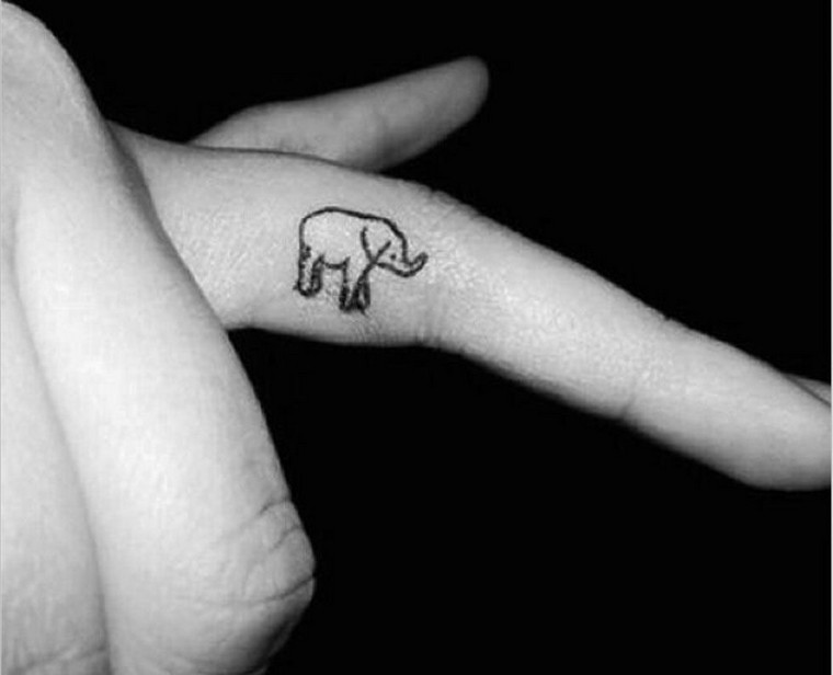 elephant-petit-tatouage-main-original