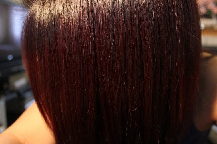 cheveux rouge cerise idée coloration femme cheveux
