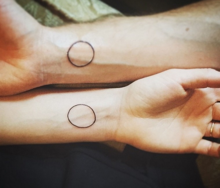 tatouage-cercle-tatouage-poignet