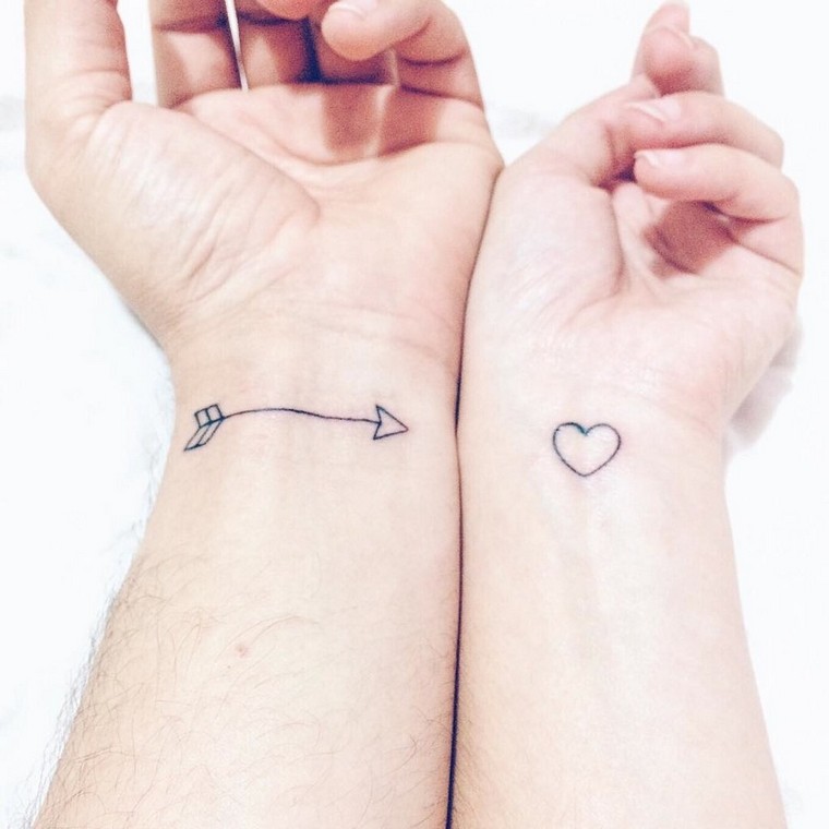 tatouage couple tatouage poignet idée tatouage flèche
