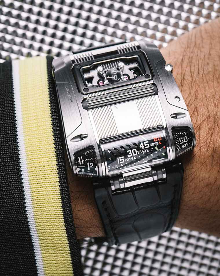 urwerk montre-futuriste-affichage-lineaire
