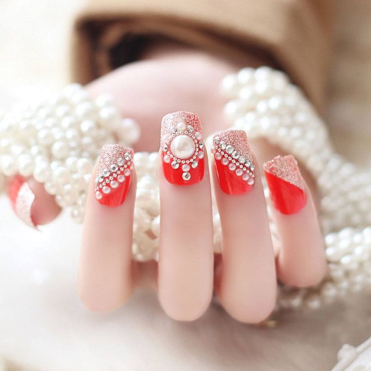 idee-de-deco-ongles-gel-rouge-perles-glitter