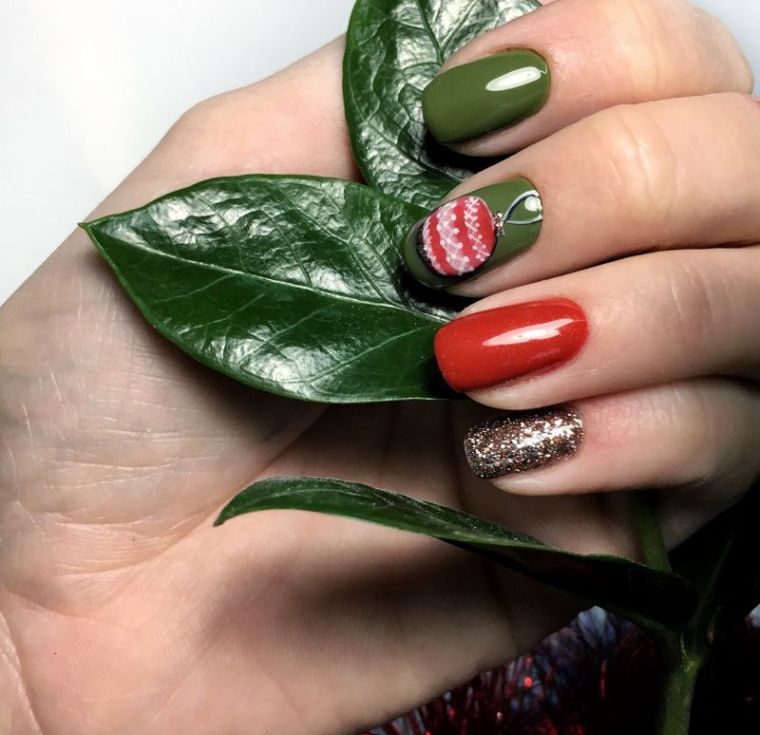 inspiration-ongle-deco-theme-hiver-couleur-rouge-vert