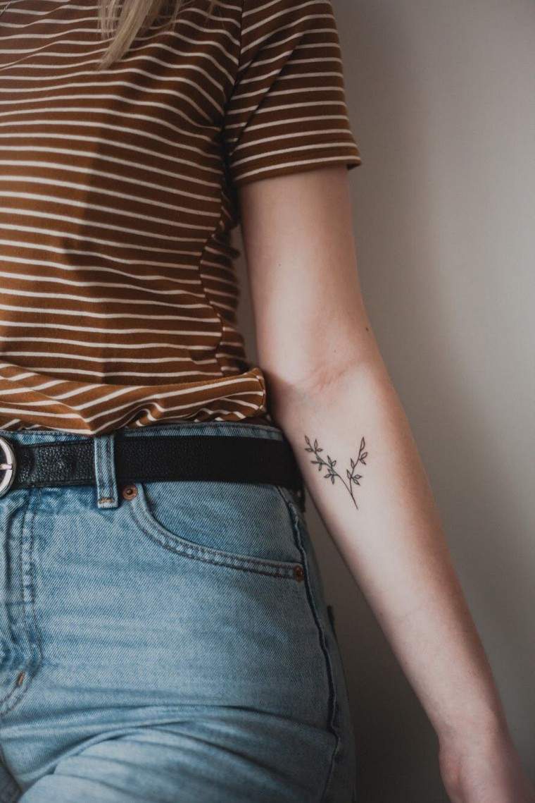 tatouage-fleur-bras-original