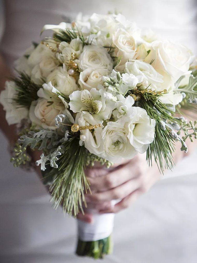 arrangement-floral-de-mariage-idee-fete-hiver