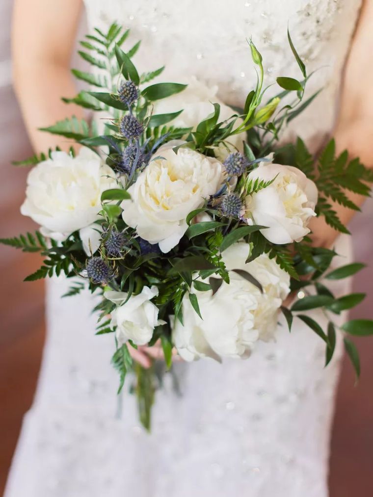bouquet de mariée original moderne-petit-arrangement-floral-exemple