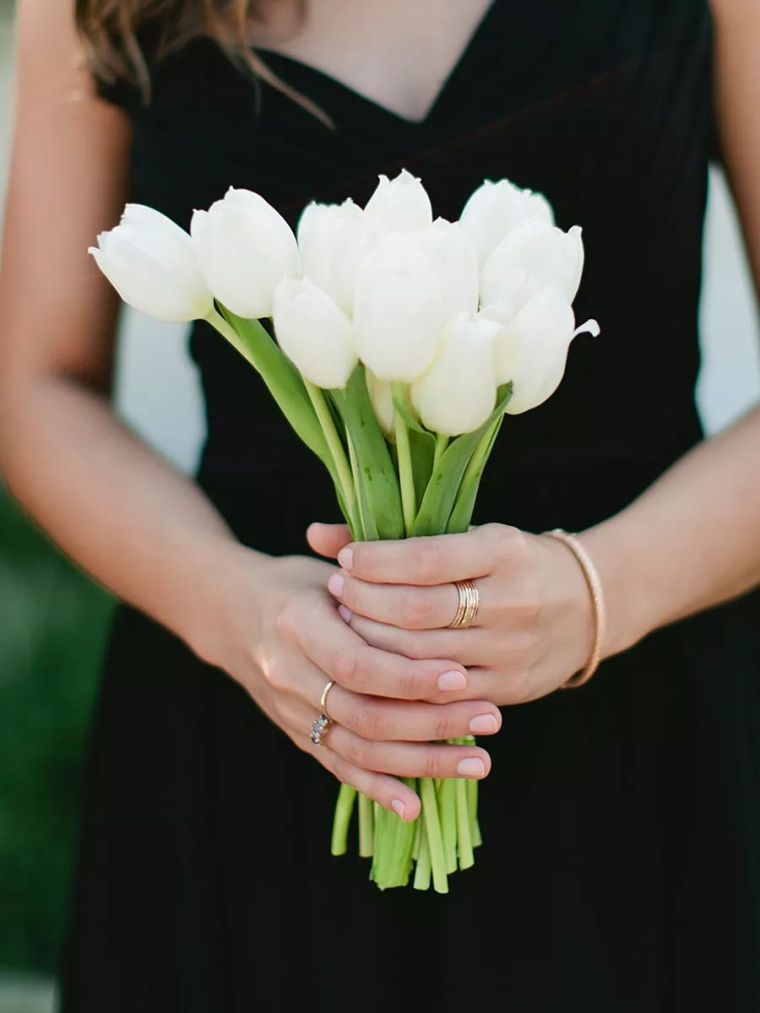mariage-boquet-tulipe-blanche-robe-noire