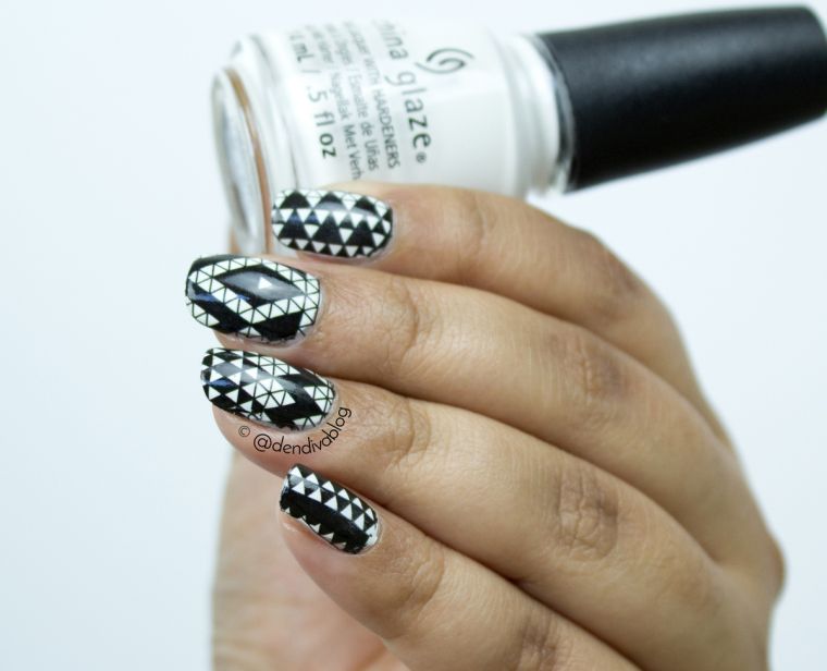 nail-art-deco-ongles-noir-et-blanc-motif-geometrique
