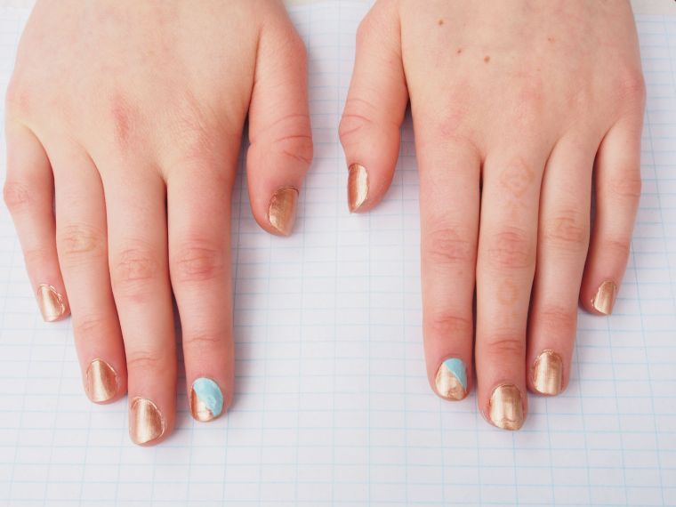 nail-art-ongles-geometriques-couleur-or