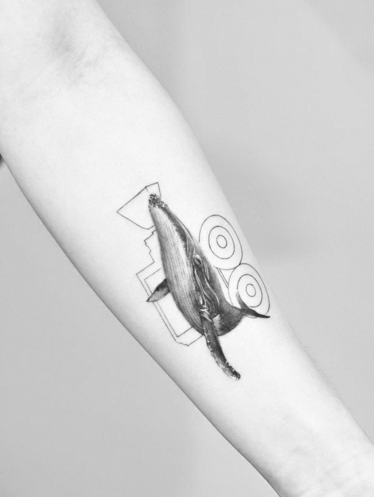 tatouage-bras-baleine