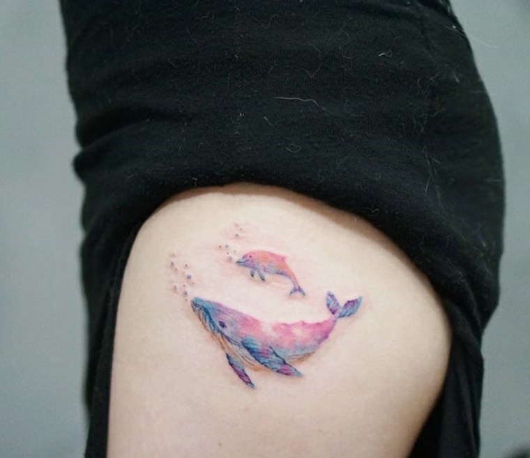 tatouage baleine idée tatouage cuisse femme