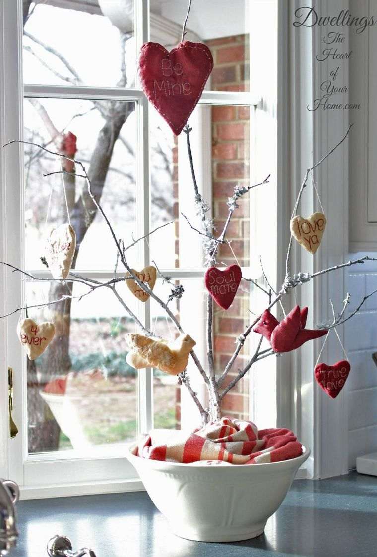 décoration saint valentin pas cher arbre-coeurs-table
