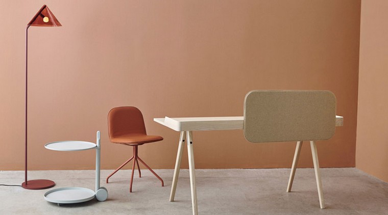 interieur-moderne-design-chaise-table-bois