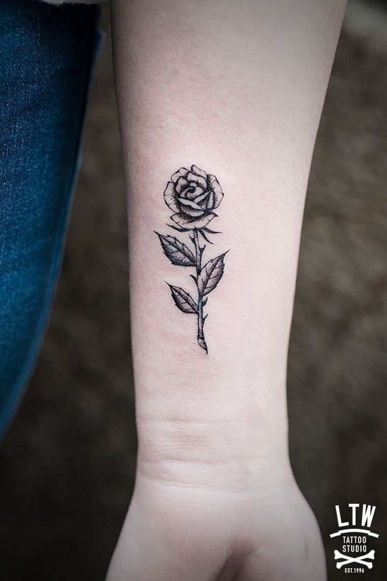 tatouage bras avant bras femme idées