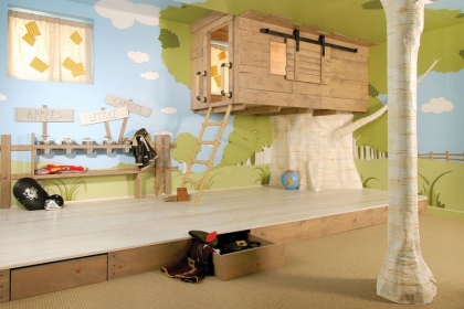 Salle de jeux enfant maison arbre scène meubles