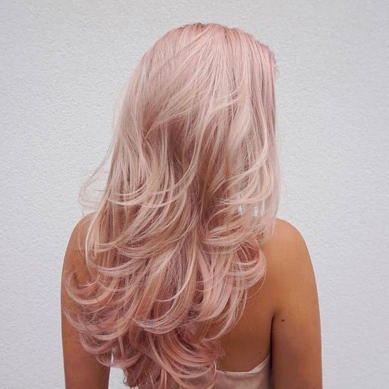 cheveux tendance couleur rose pastel
