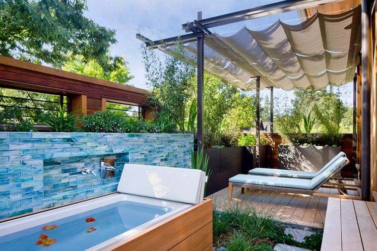 jacuzzi baignoire jardin terrasse idee amenagement